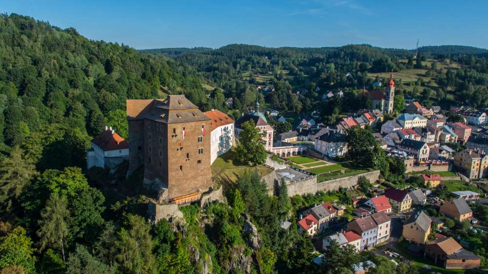 Druhý nejvzácnější zlatnický artefakt Česka bude po rekonstrukci Pluhovských domů v neprůstřelné vitríně