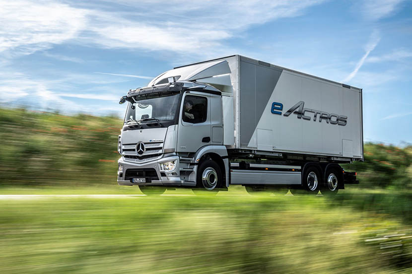 Sériově vyráběná nákladní vozidla s elektrickým pohonem: Spuštění výroby elektricky poháněného modelu eActros s akumulátorovým napájením ve výrobním závodě Mercedes-Benz Wörth