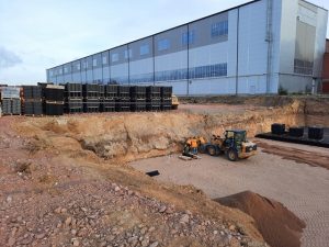 Nové logistické centrum v Hradci Králové využívá akumulační boxy Aquacell k ekologickému nakládání s dešťovou vodou