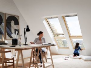 Home office nekončí, podle globální studie jej využívá 42 % Čechů a přes dvě třetiny z nich kvůli práci provedlo změny ve svých domovech