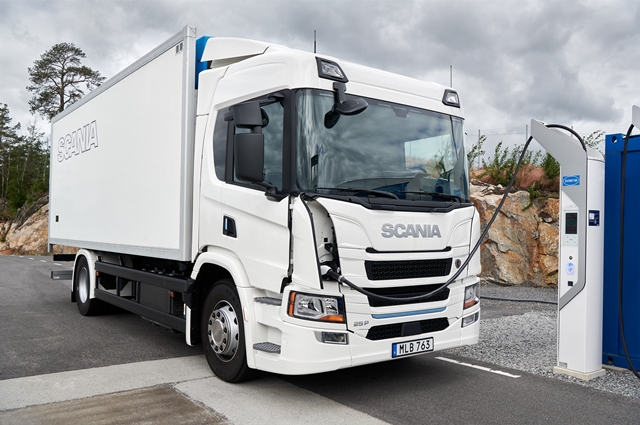 Scania nabízí kompletní řešení pro elektrifikaci nákladní dopravy