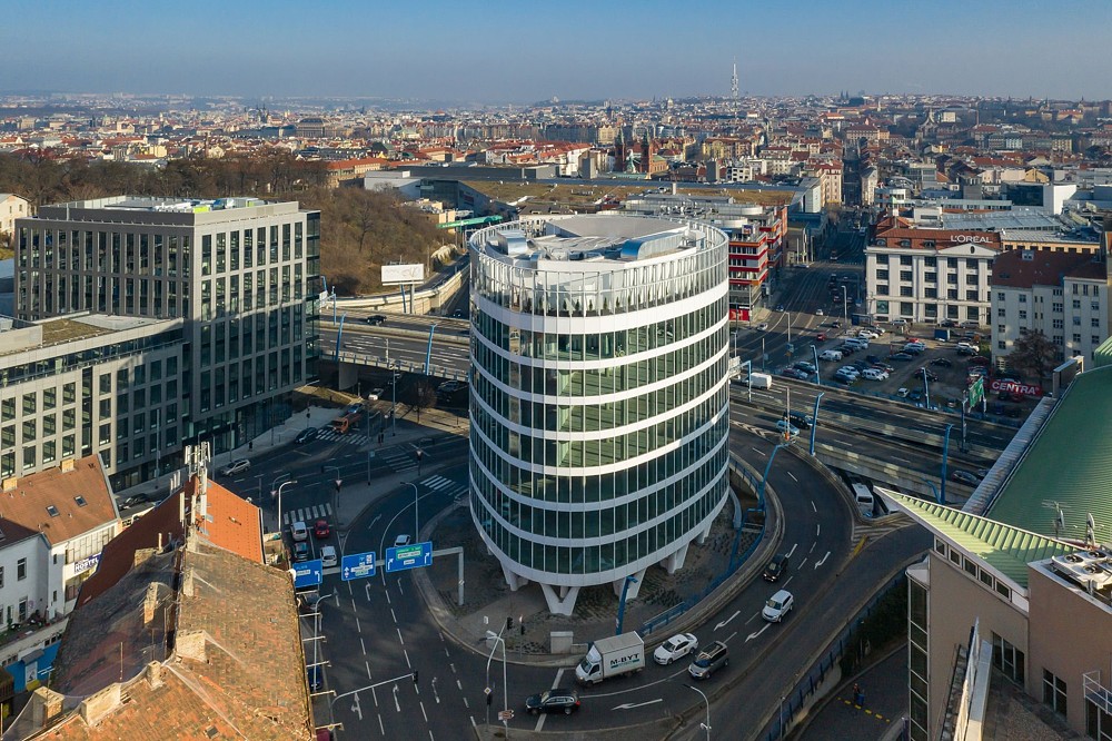 Společnost Colliers poskytla poradenství fondu WOOD & Company při akvizici významné kancelářské budovy třídy A v Praze 5 na Andělu