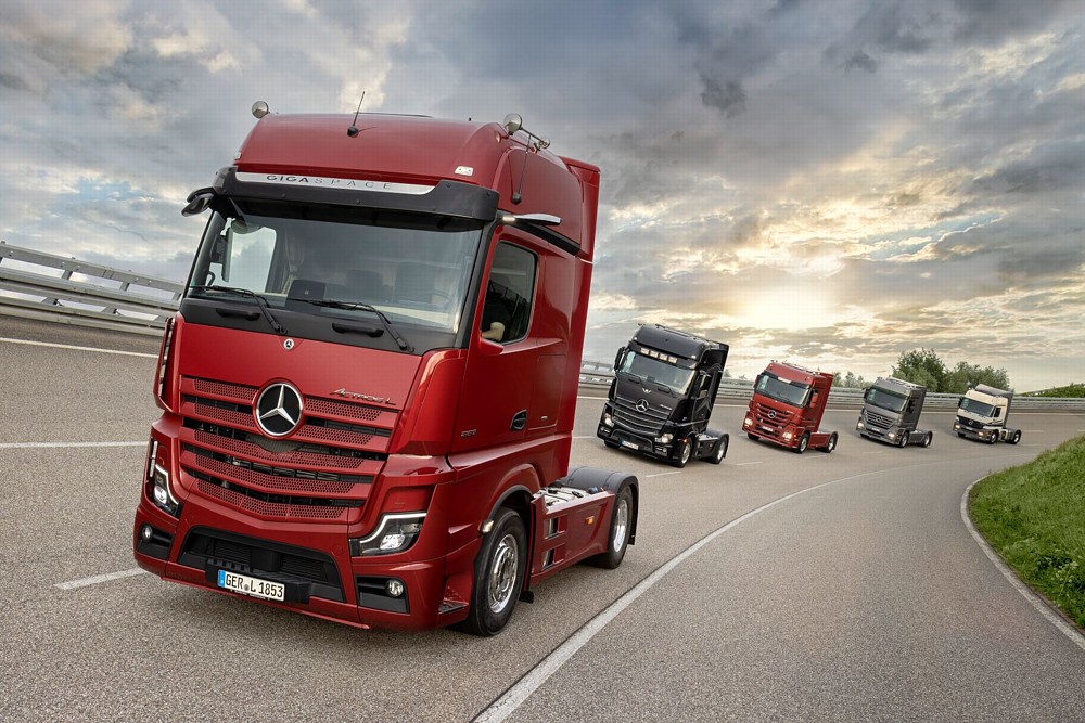 Mercedes-Benz Trucks ČR již dvacet let vévodí dovozu nákladních vozidel