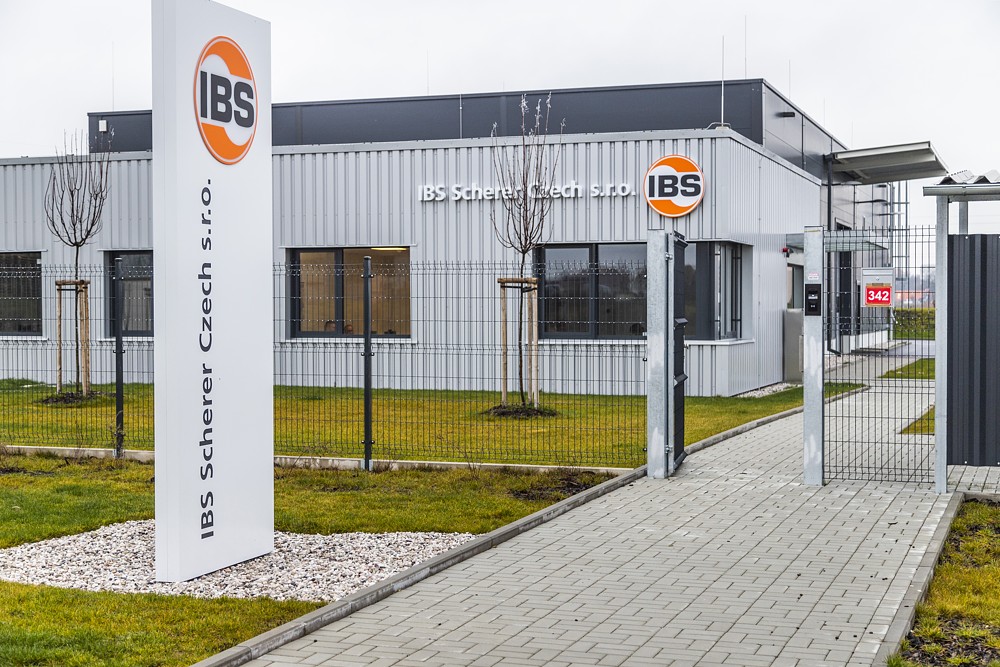Společnost IBS Scherer otevřela nové logistické centrum u Kladna