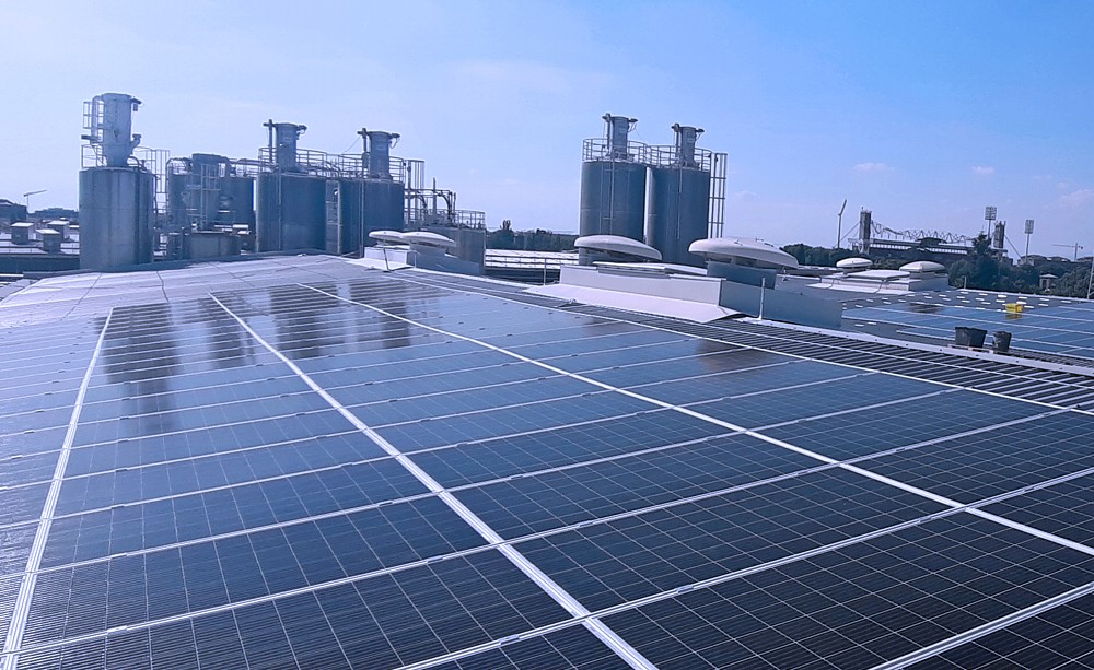 <strong>Fotovoltaiku má už třetina firem. Dalších 40 procent si ji plánuje pořídit, ukazuje průzkum</strong>